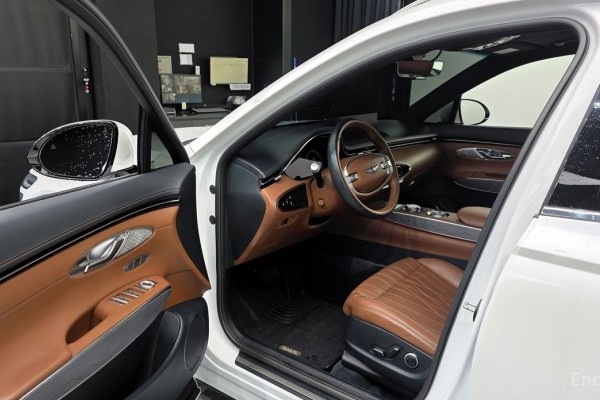 2021 Genesis GV70 с пробегом 52 649 км