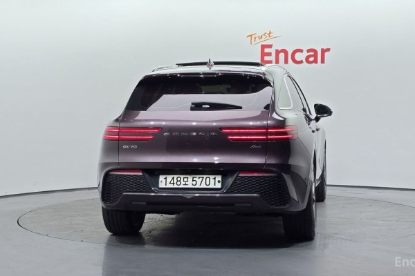 2021 Genesis GV70 с пробегом 117 650 км
