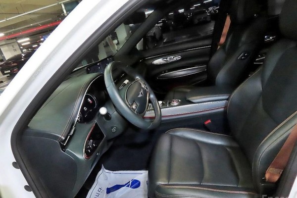 2021 Genesis GV70 с пробегом 99 263 км