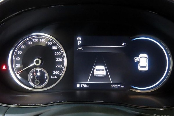 2021 Genesis GV70 с пробегом 99 263 км