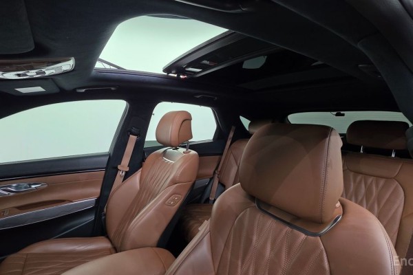 2021 Genesis GV70 с пробегом 52 649 км