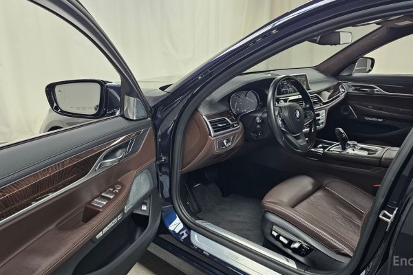 2017 BMW 7 серии с пробегом 118 872 км