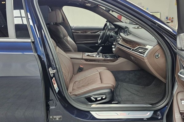 2017 BMW 7 серии с пробегом 118 872 км