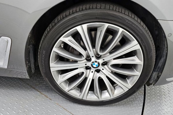 2015 BMW 7 серии с пробегом 126 253 км