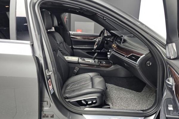 2015 BMW 7 серии с пробегом 126 253 км