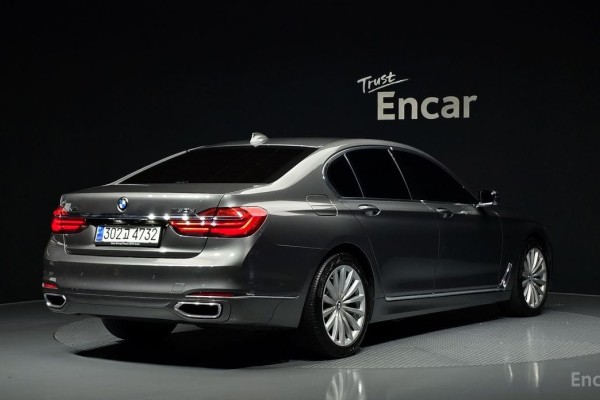 2015 BMW 7 серии с пробегом 105 550 км