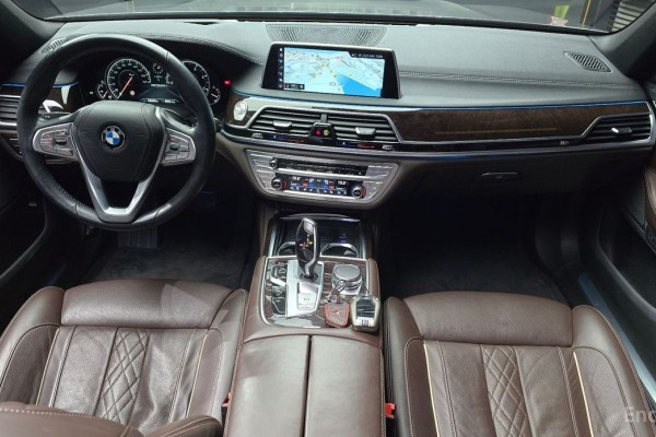 2015 BMW 7 серии с пробегом 105 550 км
