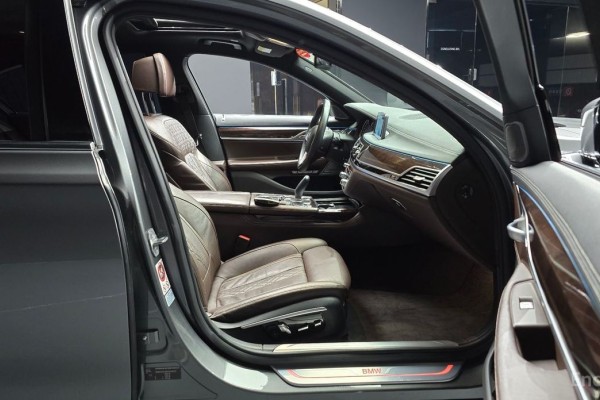 2015 BMW 7 серии с пробегом 105 550 км