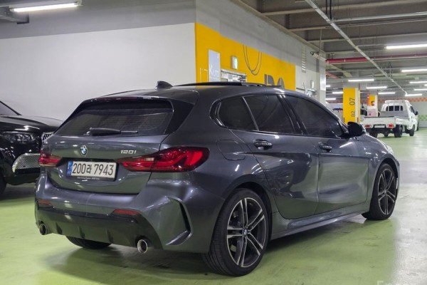 2021 BMW 1 серии с пробегом 49 000 км