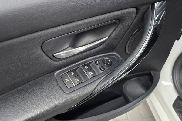 2015 BMW 3 серии с пробегом 111 968 км