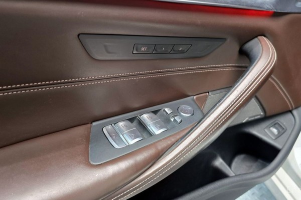 2020 BMW 5 серии с пробегом 132 047 км