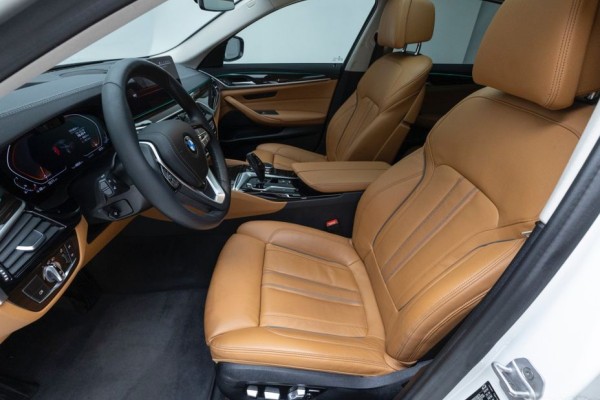 2021 BMW 5 серии с пробегом 48 034 км