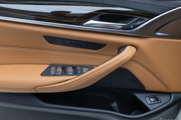 2021 BMW 5 серии с пробегом 48 034 км