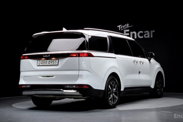 2022 Kia Carnival с пробегом 81 428 км