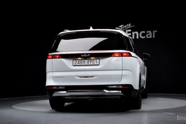 2022 Kia Carnival с пробегом 81 428 км
