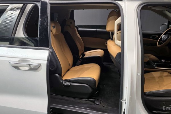 2022 Kia Carnival с пробегом 81 428 км