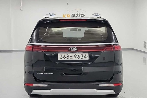 2021 Kia Carnival с пробегом 90 493 км