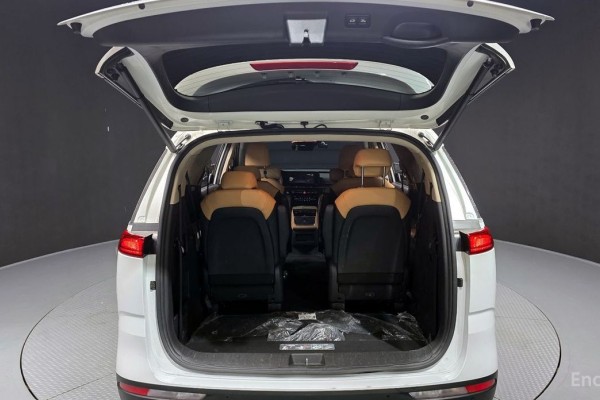 2022 Kia Carnival с пробегом 81 428 км
