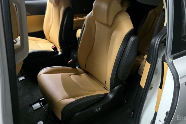 2022 Kia Carnival с пробегом 71 006 км