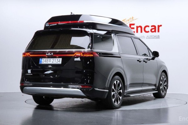 2022 Kia Carnival с пробегом 62 741 км