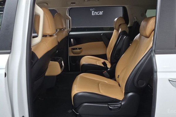 2022 Kia Carnival с пробегом 64 503 км