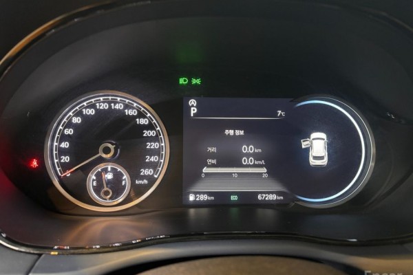 2021 Genesis GV70 с пробегом 67 000 км