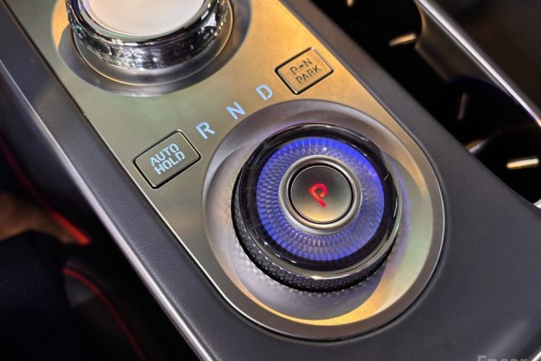 2021 Genesis GV70 с пробегом 67 000 км