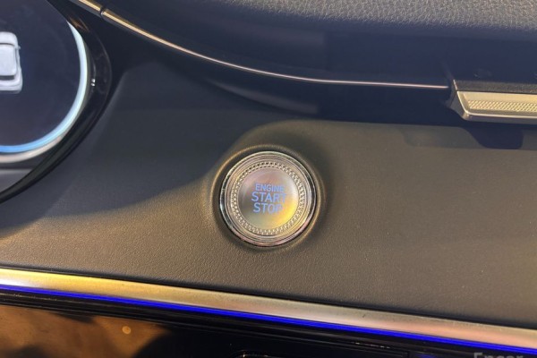 2021 Genesis GV70 с пробегом 67 000 км