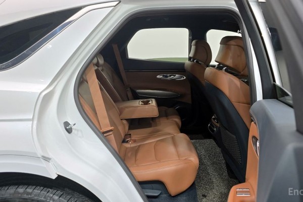 2021 Genesis GV70 с пробегом 35 348 км