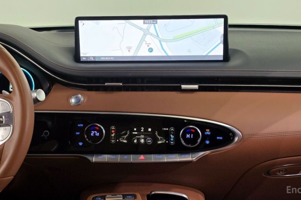 2021 Genesis GV70 с пробегом 35 348 км