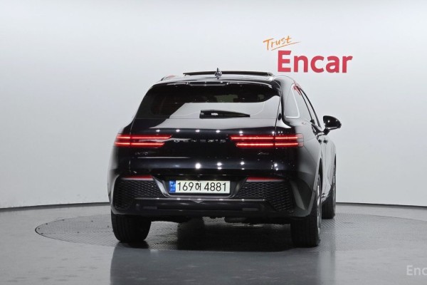 2021 Genesis GV70 с пробегом 80 092 км