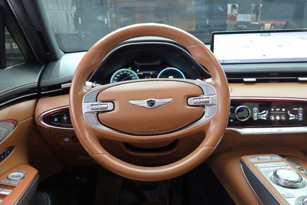 2021 Genesis GV70 с пробегом 80 092 км