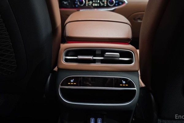 2021 Genesis GV70 с пробегом 69 988 км