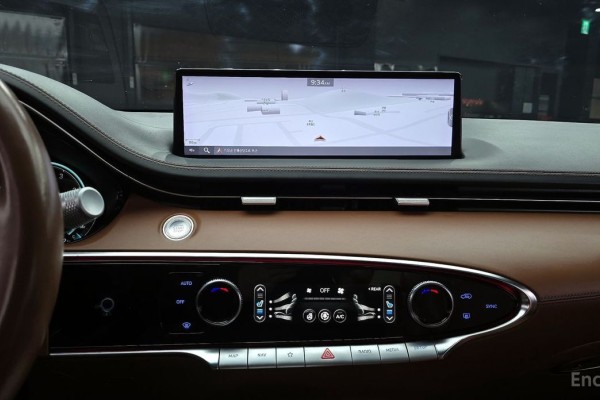 2021 Genesis GV70 с пробегом 80 092 км