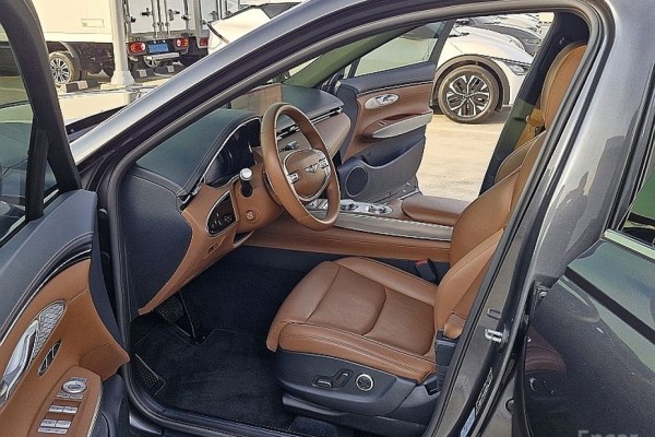 2021 Genesis GV70 с пробегом 59 131 км