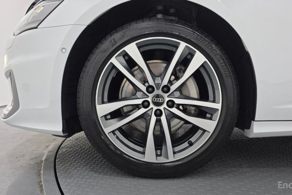 2022 Audi A6 с пробегом 40 050 км