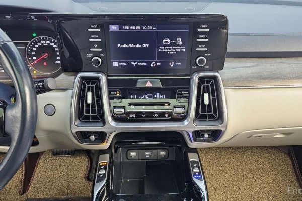 2022 Kia Sorento с пробегом 71 553 км