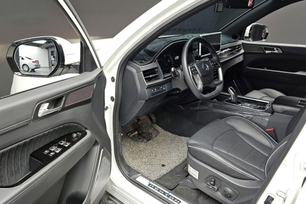 2025 SsangYong Rexton с пробегом 10 057 км