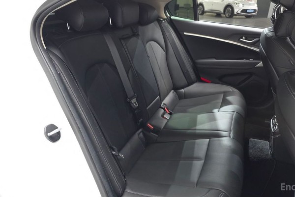 2022 Genesis G70 с пробегом 30 455 км