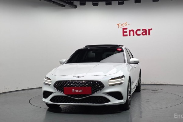 2023 Genesis G70 с пробегом 8 870 км