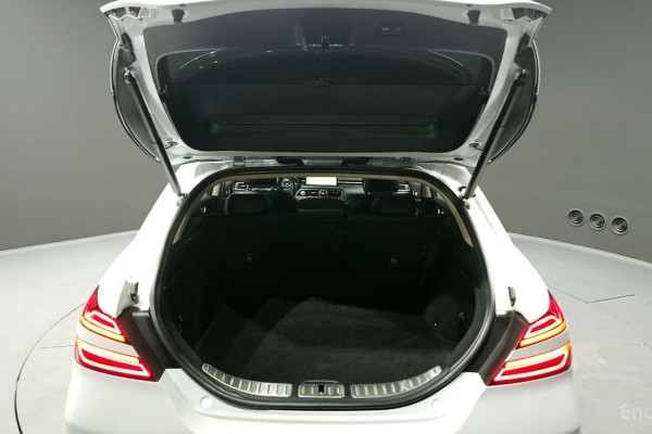 2022 Genesis G70 с пробегом 55 642 км