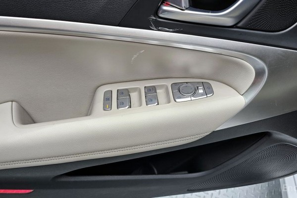 2022 Genesis G70 с пробегом 53 995 км