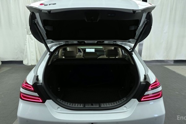 2022 Genesis G70 с пробегом 40 332 км