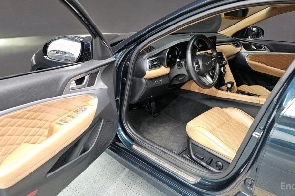 2022 Genesis G70 с пробегом 80 020 км