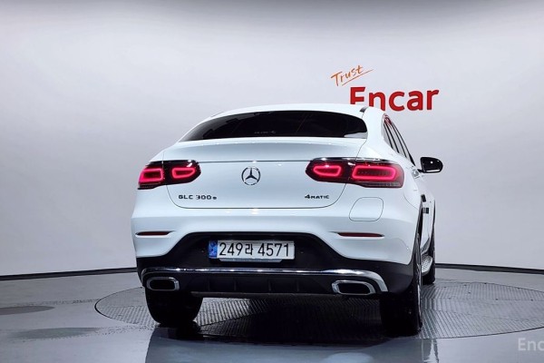 2021 Mercedes-Benz GLC с пробегом 43 988 км