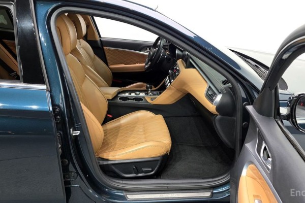 2022 Genesis G70 с пробегом 83 823 км