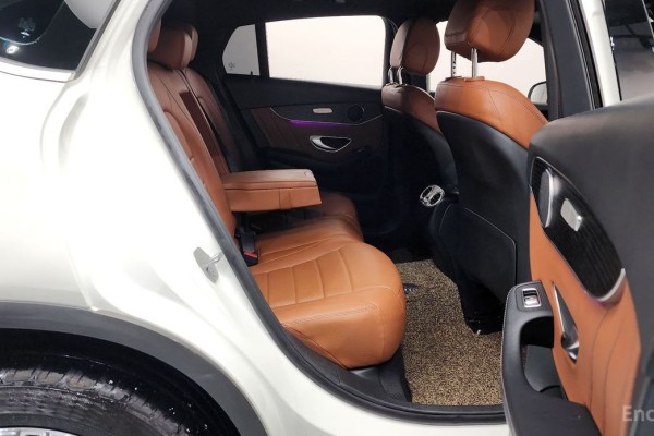 2021 Mercedes-Benz GLC с пробегом 43 988 км