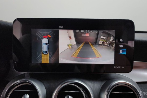 2021 Mercedes-Benz GLC с пробегом 43 988 км