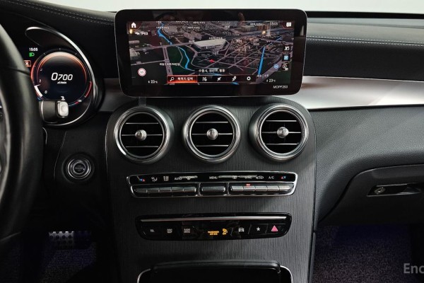 2022 Mercedes-Benz GLC с пробегом 67 214 км