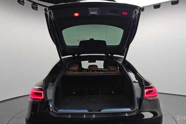 2022 Mercedes-Benz GLC с пробегом 67 214 км